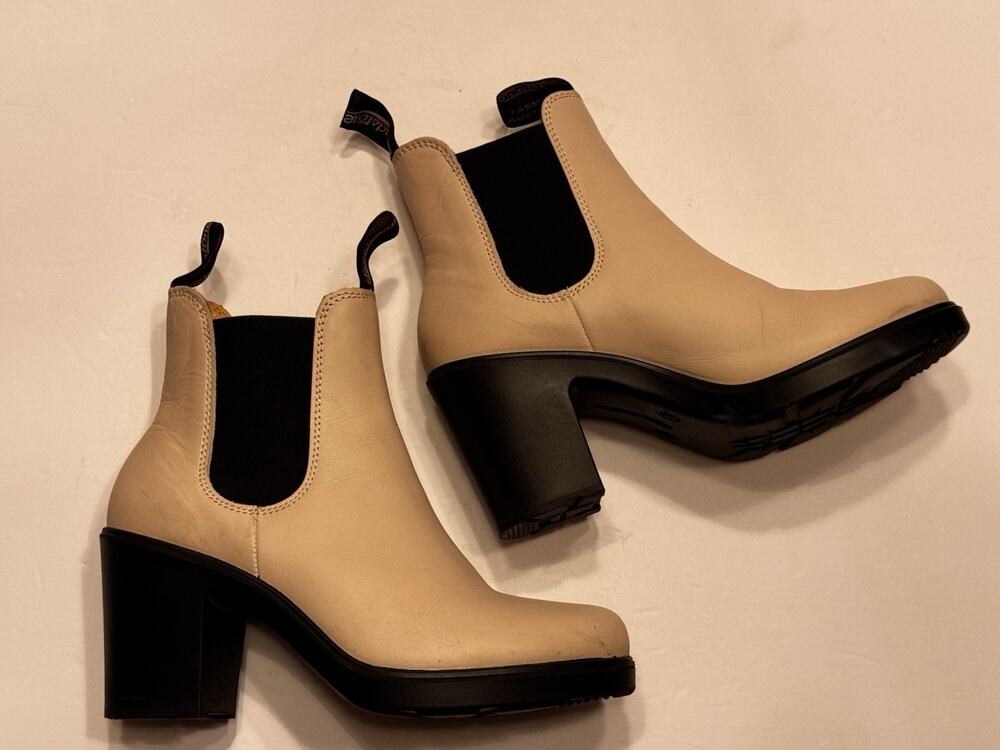 7.5 Blundstone Heeled Chelsea Boots Chunky Heel Ivory White